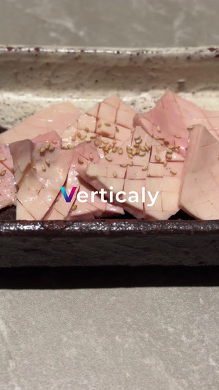 ピンク色の焼肉、おいしそう