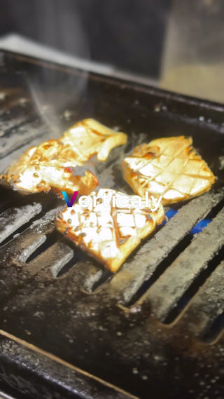 炭火で焼く、香ばしい焼き物