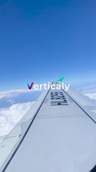 飛行機からの雲海、青空