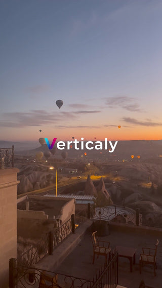 気球舞う夜明けの風景