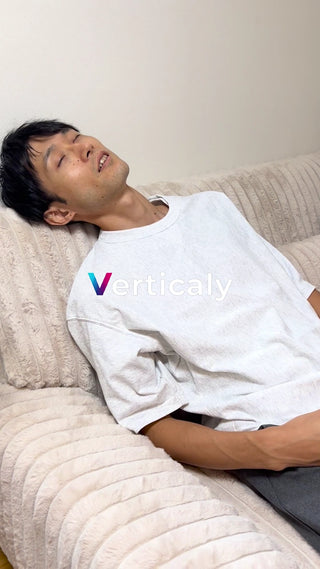 眠る男性、リラックスした午後