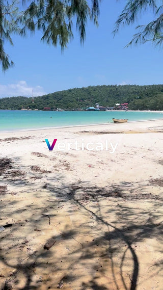 白い砂浜と穏やかな海