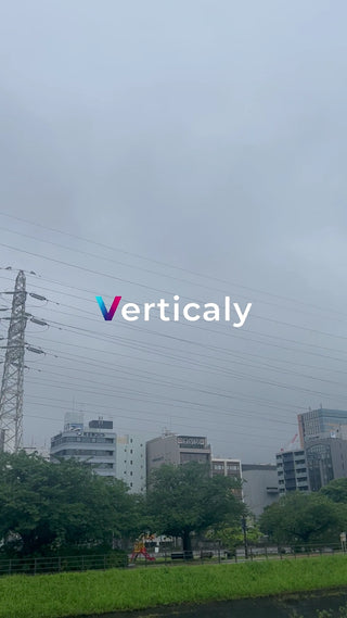 都会の空、雨上がりの風景