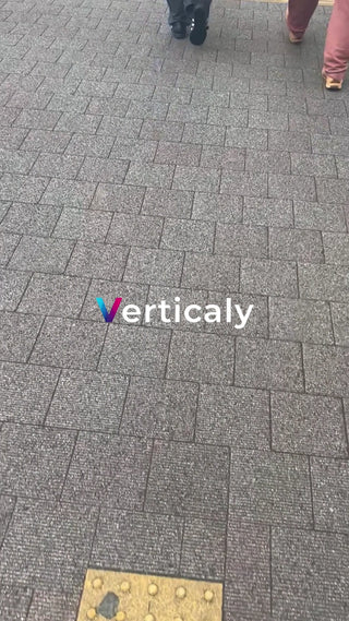 歩道のタイル、質感