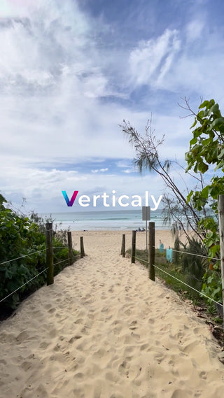 砂浜への小道、穏やかな時間