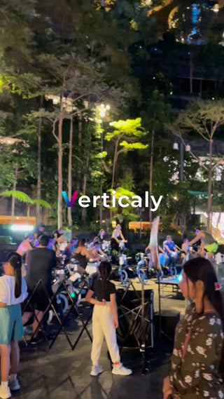 夜のサイクリング、活気あふれる