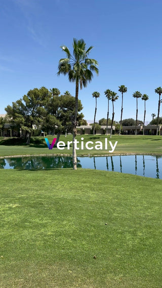 緑豊かなゴルフ場風景