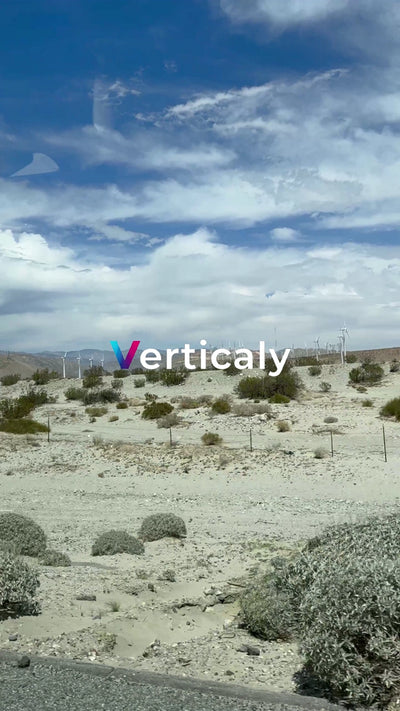 砂漠地帯の風景、風力発電