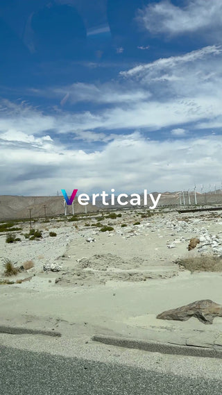 砂漠の風景、強風と雲
