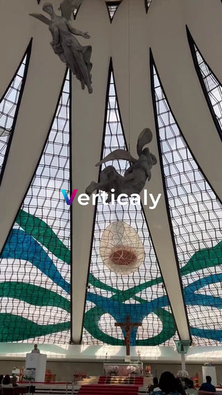 教会内部の美しい風景