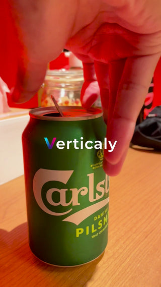 缶ビールを開ける瞬間