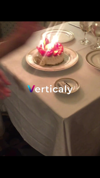 炎が灯る、バースデーケーキ