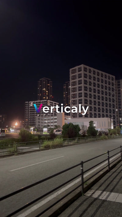 都会の夜景、静寂と光