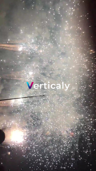 花火の夜空、きらめき