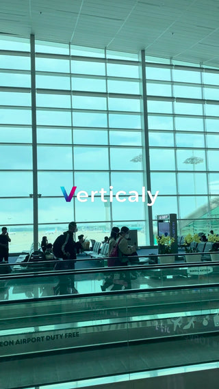 空港の移動エスカレーター