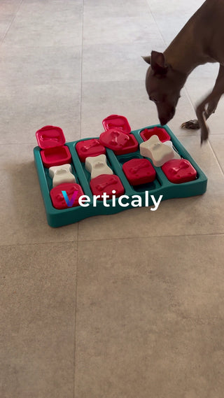 犬と知育おもちゃ