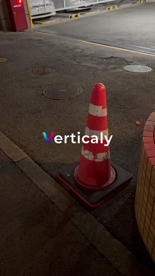 都会の夜、オレンジ色の光