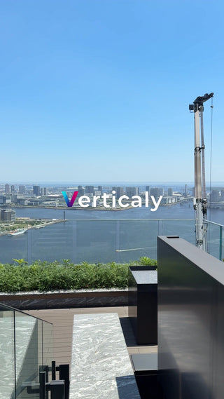 都会の屋上、爽やかな景色