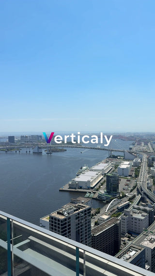 都会の風景、橋と水面