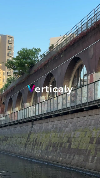 アーチ窓から見える風景