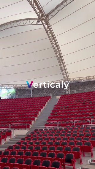 スタジアムの観客席