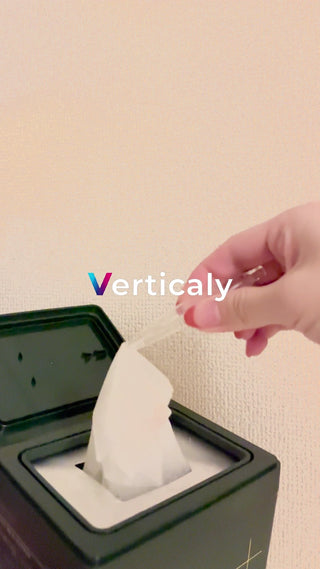 ウェットティッシュを取り出す