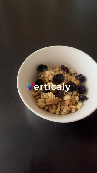 グラノーラとドライフルーツ