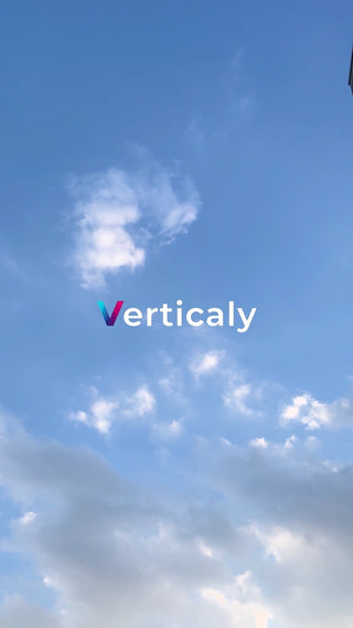 青空と雲、爽やかな風景