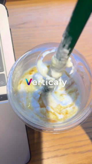 コーヒーとPC、穏やかな時間