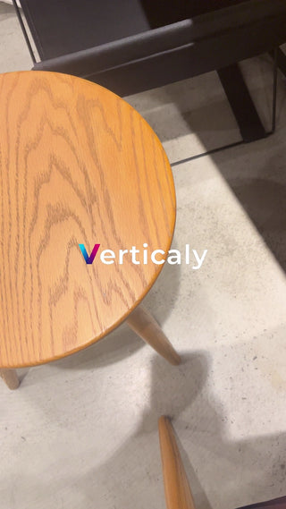 The warmth of wood and a round table