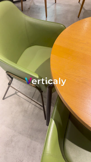 カフェのテーブル席