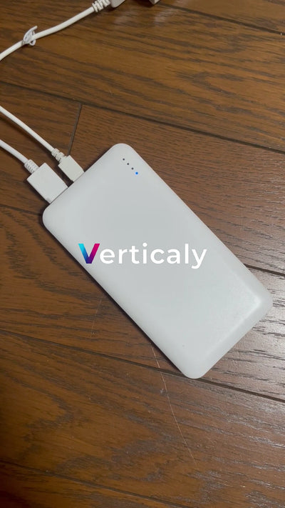 充電中のモバイルバッテリー