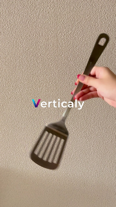 フライ返し、調理の瞬間