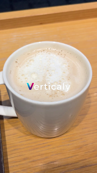 カフェのラテ、優しい時間