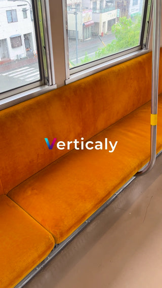 電車内のオレンジシート