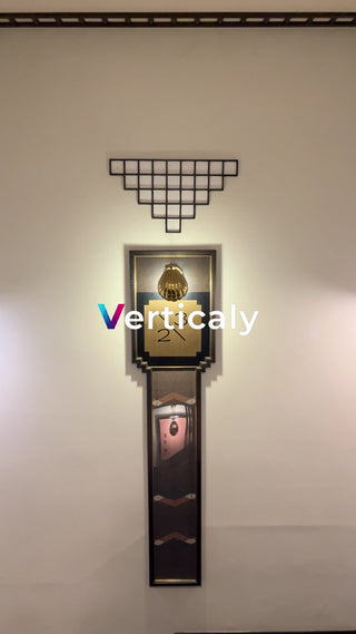 装飾時計と幾何学模様