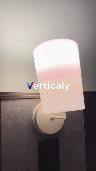 白いランプ、温かい光