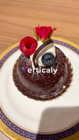 チョコレートケーキ、華やかに