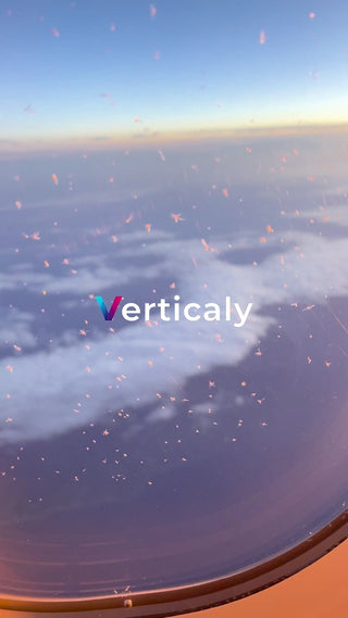 飛行機からの夕焼け、雲海の上