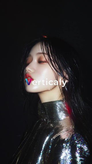 艶やかな表情、横顔