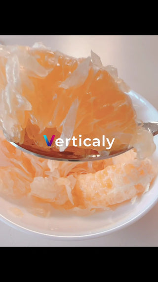 オレンジを食べる、爽やかな午後