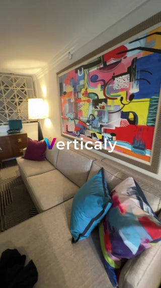 カラフルなアート、リビング