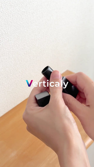 黒いリップケース開閉