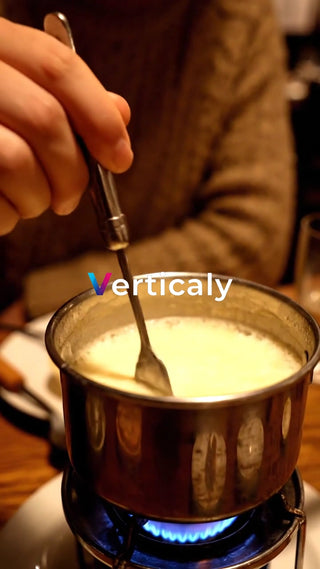 チーズフォンデュを楽しむ