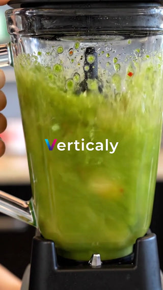 グリーンスムージーをミキサーで