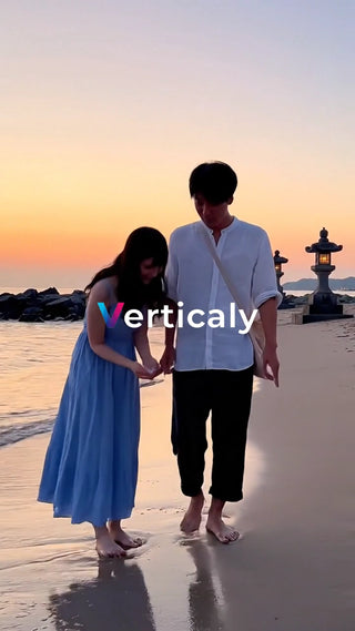 海辺を歩く、夕暮れ時