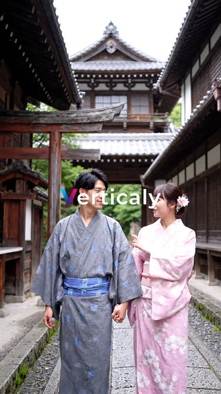 浴衣姿の二人、散策デート