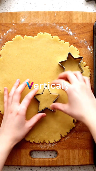 クッキー作りの手元、星型