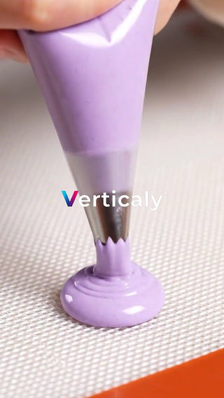 紫色のクリーム絞り