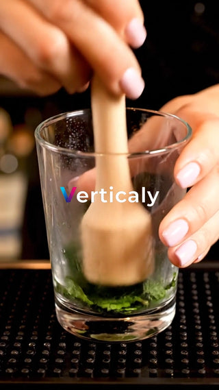 ミントを潰す、モヒート作り